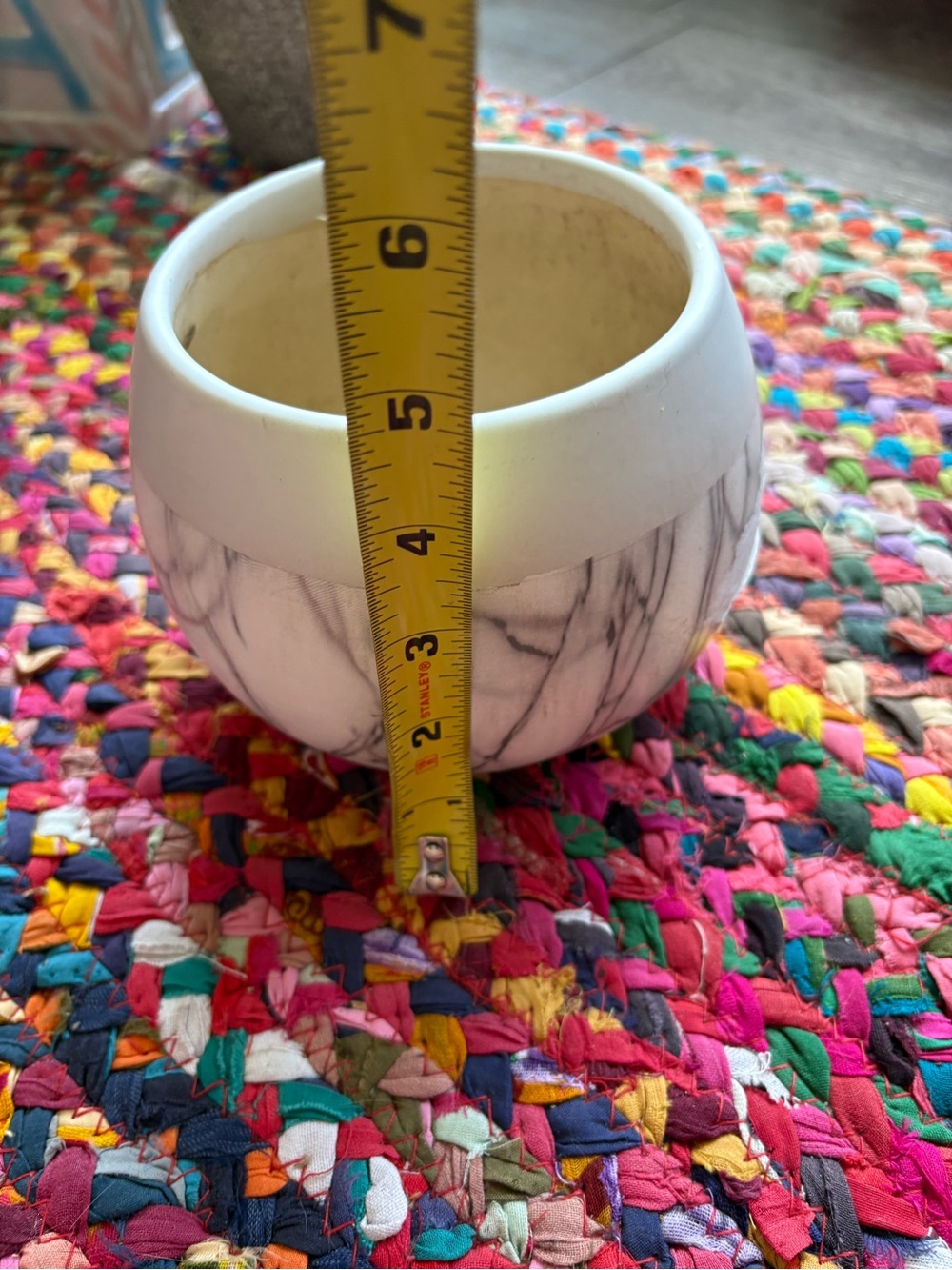 MARBLE-ESQUE CERAMIC PLANTER POT - Picture 4 of 4
